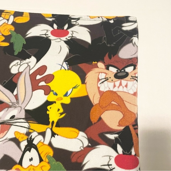 Looney Tunes Character Towel Bugs Bunny Sylvester Tasmanian Devil Tweety - Picture 4 of 16